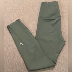 Vuori - Evolve legging in Sea Pine, size Small